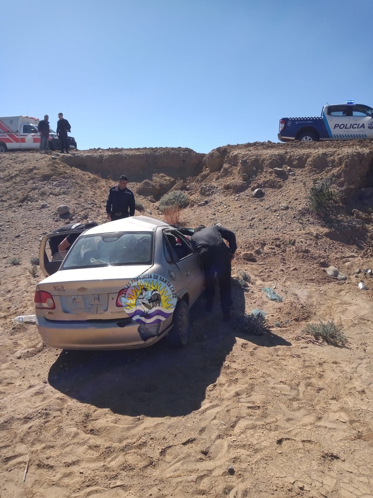 Vuelco de un vehículo en la Ruta Nacional 40, dejó un saldo de dos heridos sin gravedad (2)