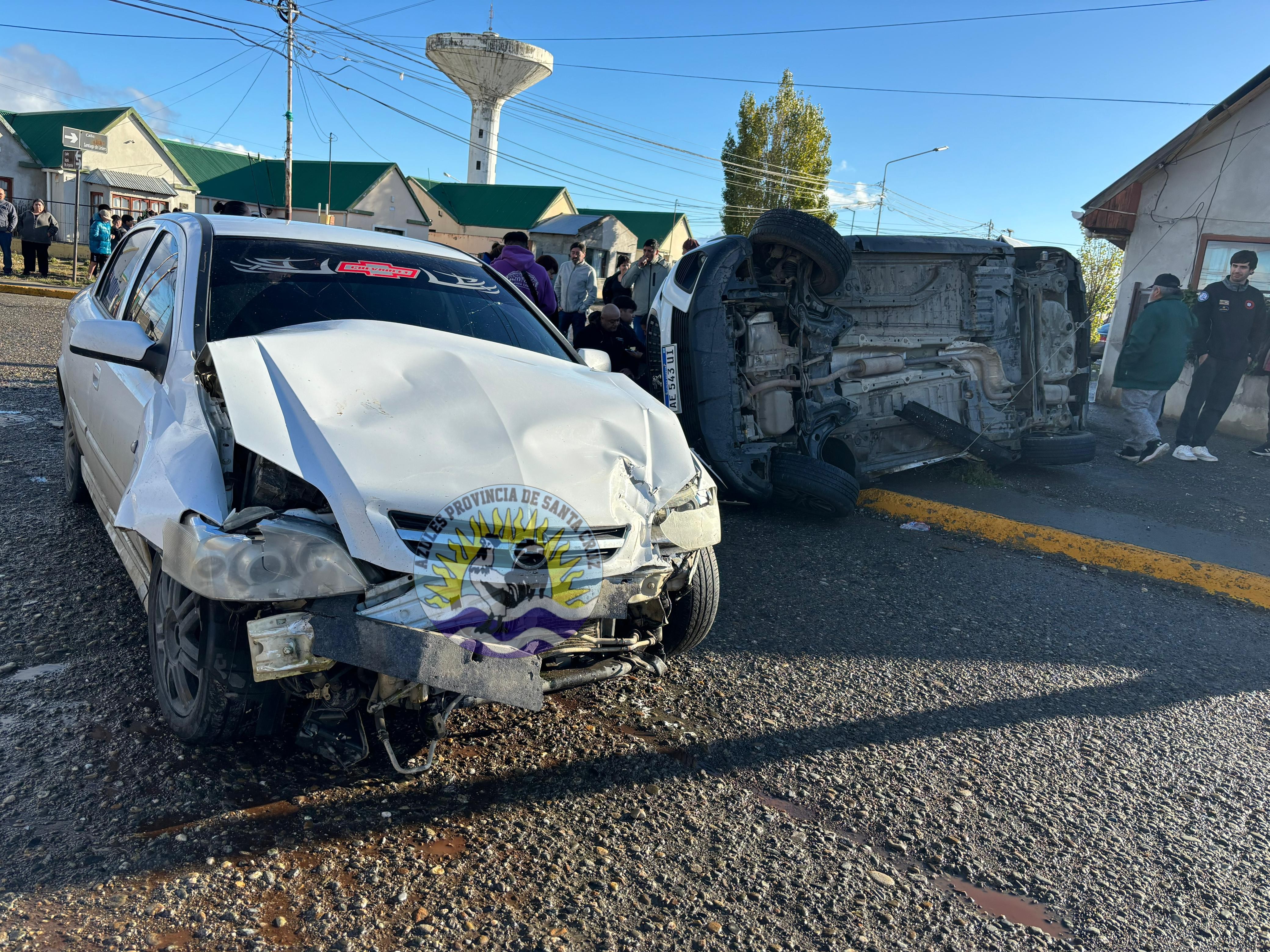 Accidente de tránsito termina en vuelco de vehículo (1)