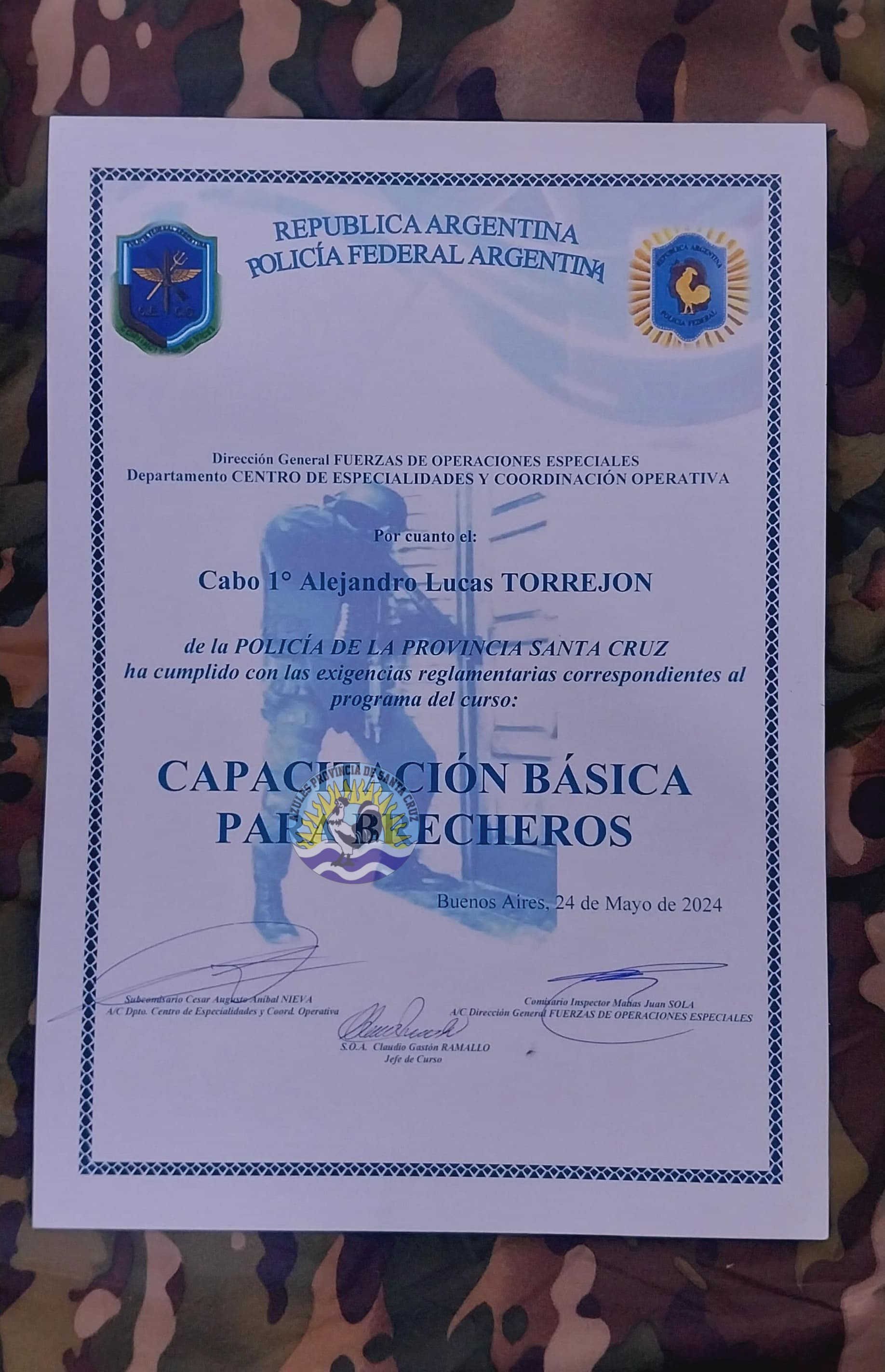 Felicitamos al Cabo 1ro Lucas Torrejón por Completar la Capacitación Básica de Brecheros con el GEOF (2)