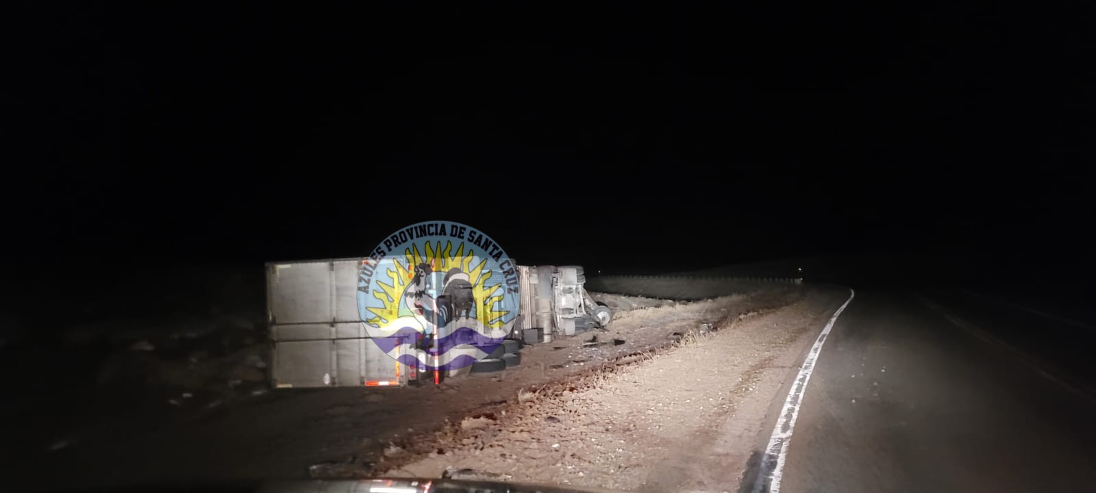 Incidente en Ruta 40 Camión vuelca sin lesionados (2)