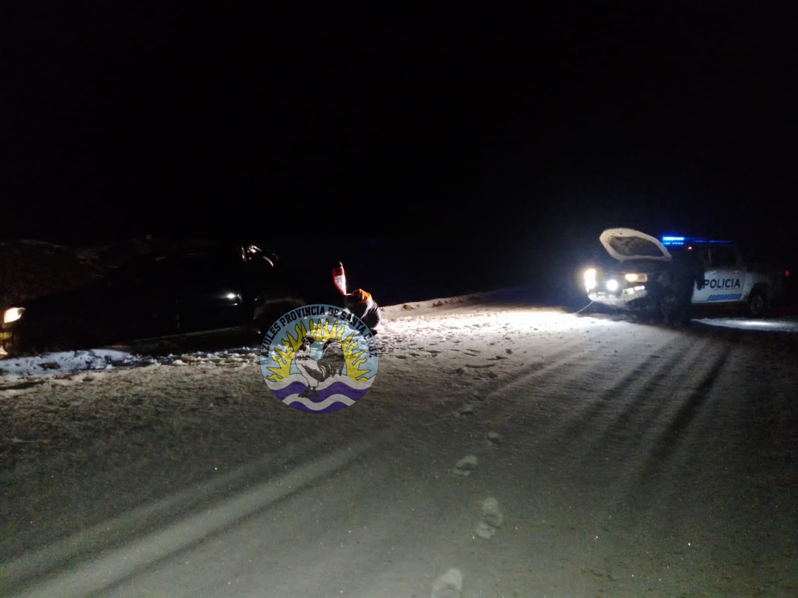 Operativo de rescate en Ruta Nacional 40 Vehículos varados por nieve (3)