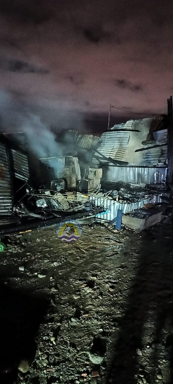 Incendio en Río Gallegos Estufa en malas condiciones provoca fuego en vivineda y galpón (2)