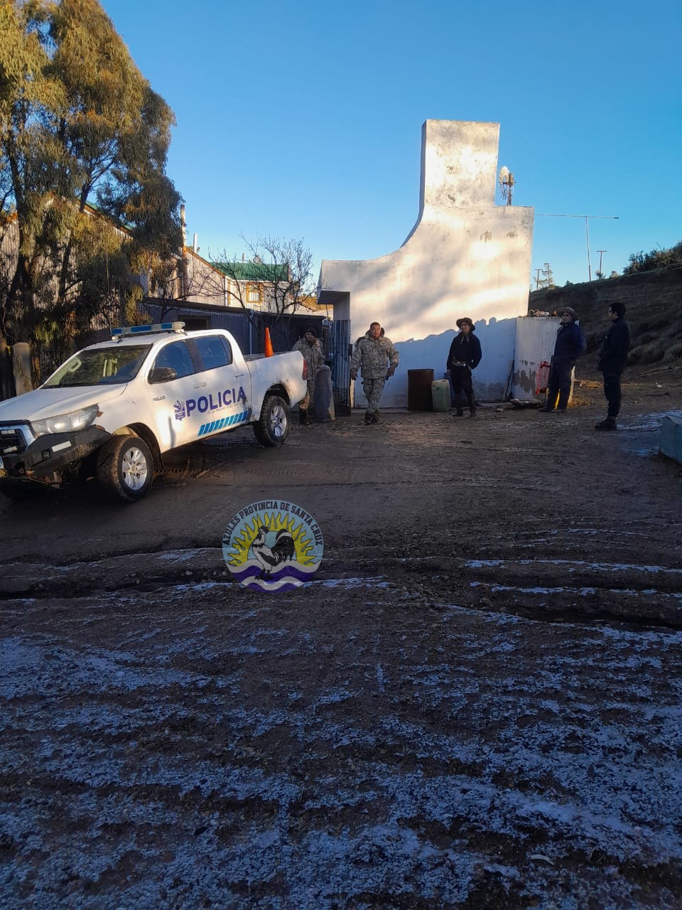 Entrega de insumos a peones rurales en Estancia Bahía Laura (4)