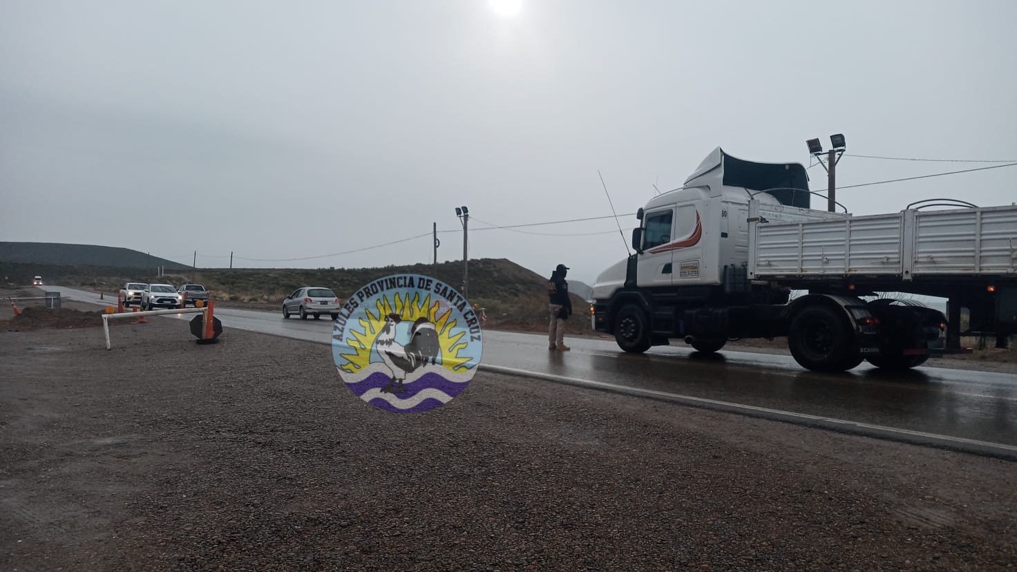 Control vehicular en Ruta Nacional N° 3 Colaboración entre policía y AFIP (6)