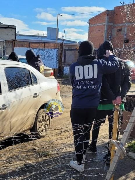 Operativo Campana Blanca en Río Gallego Desbaratan red de narcomenudeo con seis allanamientos (8)