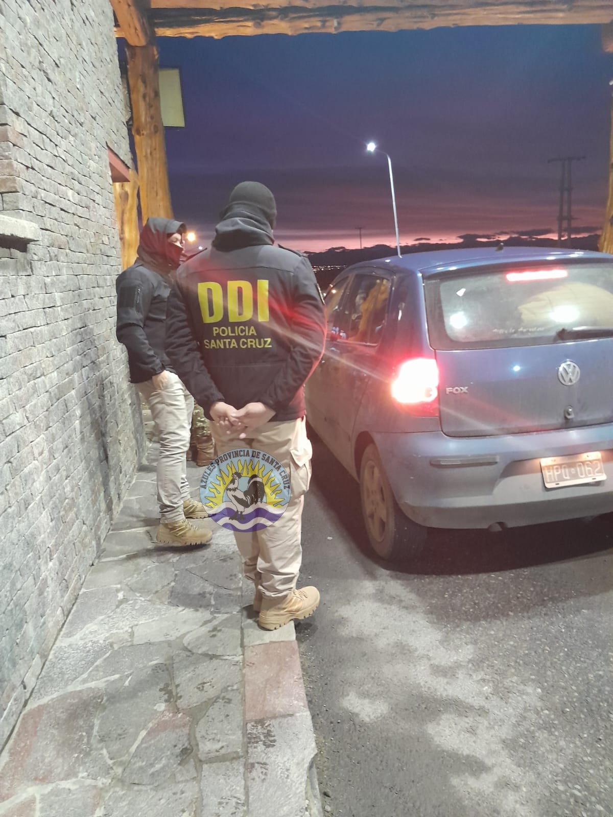 Operativo Conjunto en El Calafate Secuestro de Drogas y Detención de Individuos con Pedidos de Captura (4)