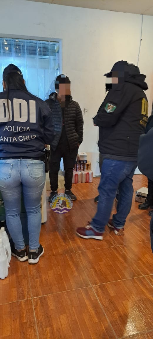 Operativo policial en El Calafate por distribución de material de abuso sexual infantil (1)