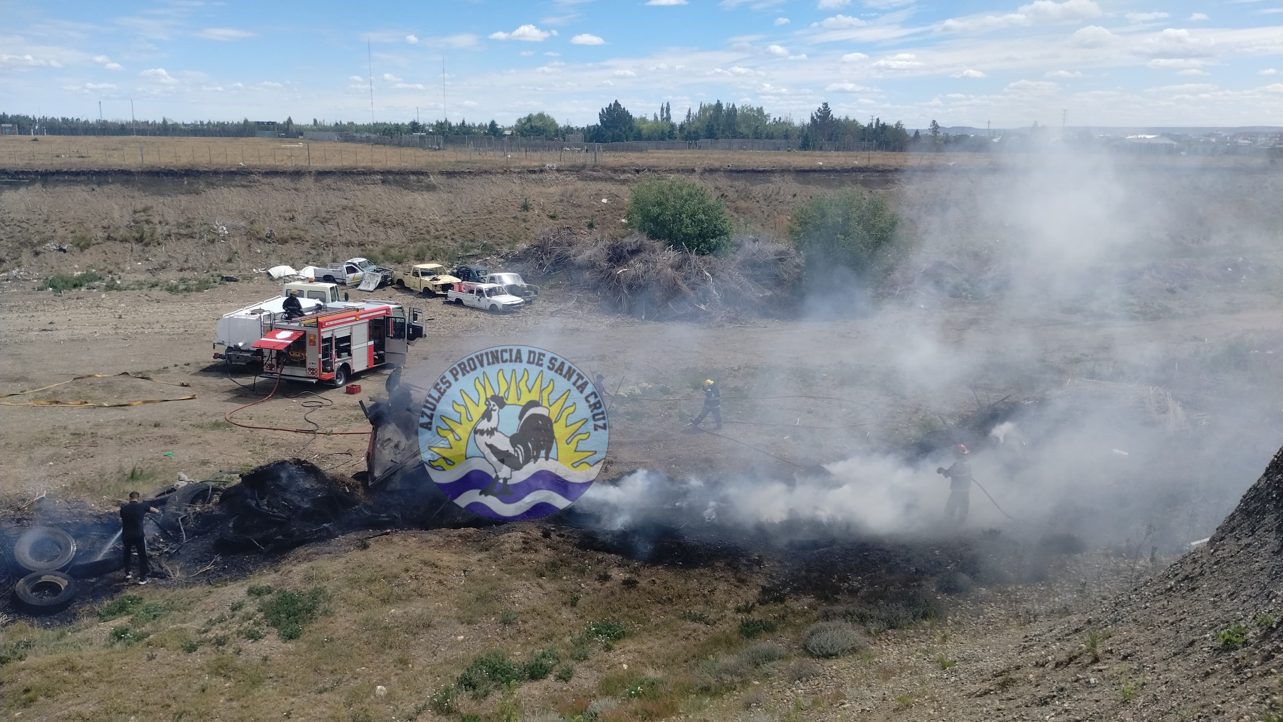 Intervención de bomberos en incendio de cubiertas (1)