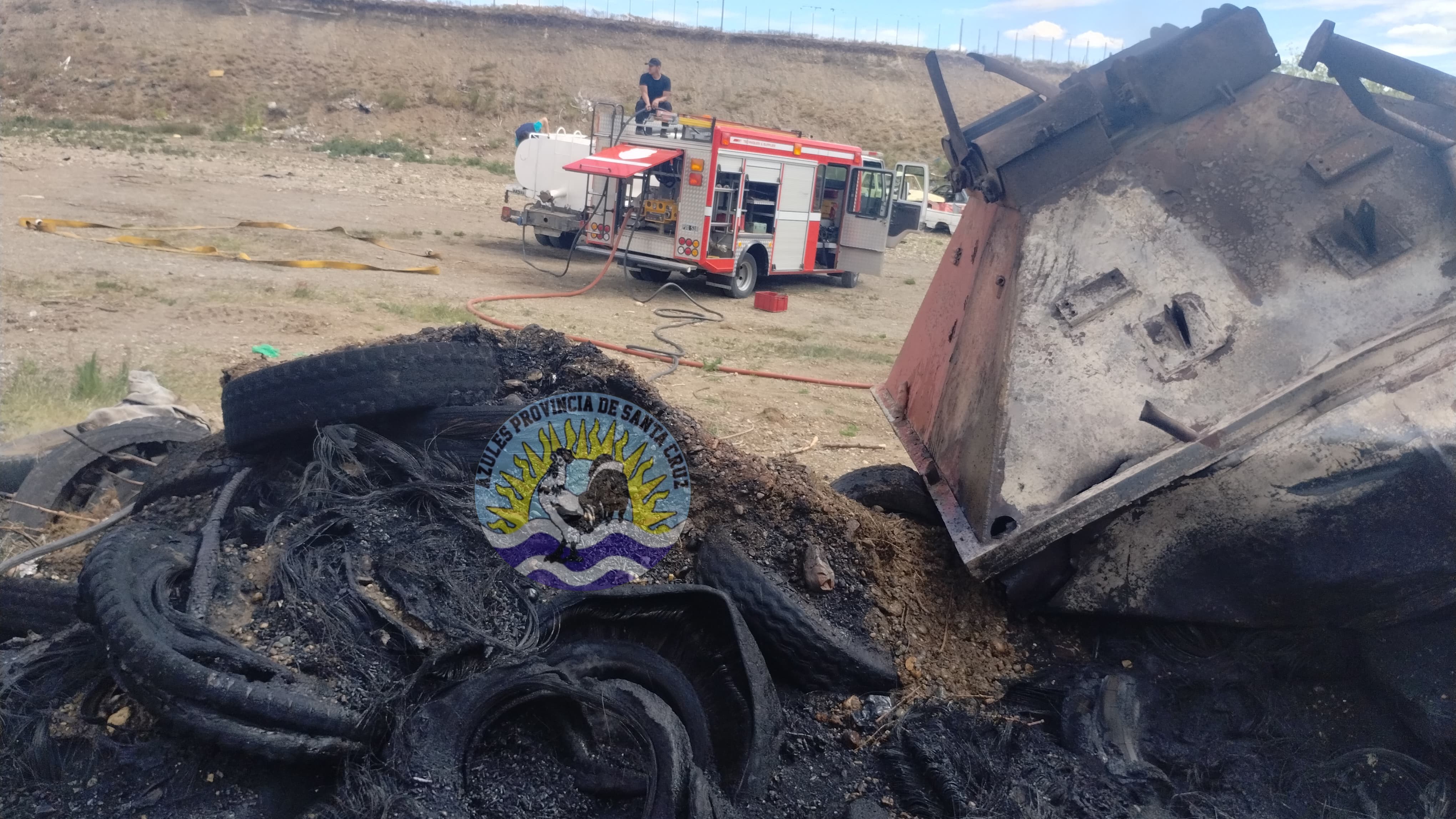 Intervención de bomberos en incendio de cubiertas (3)