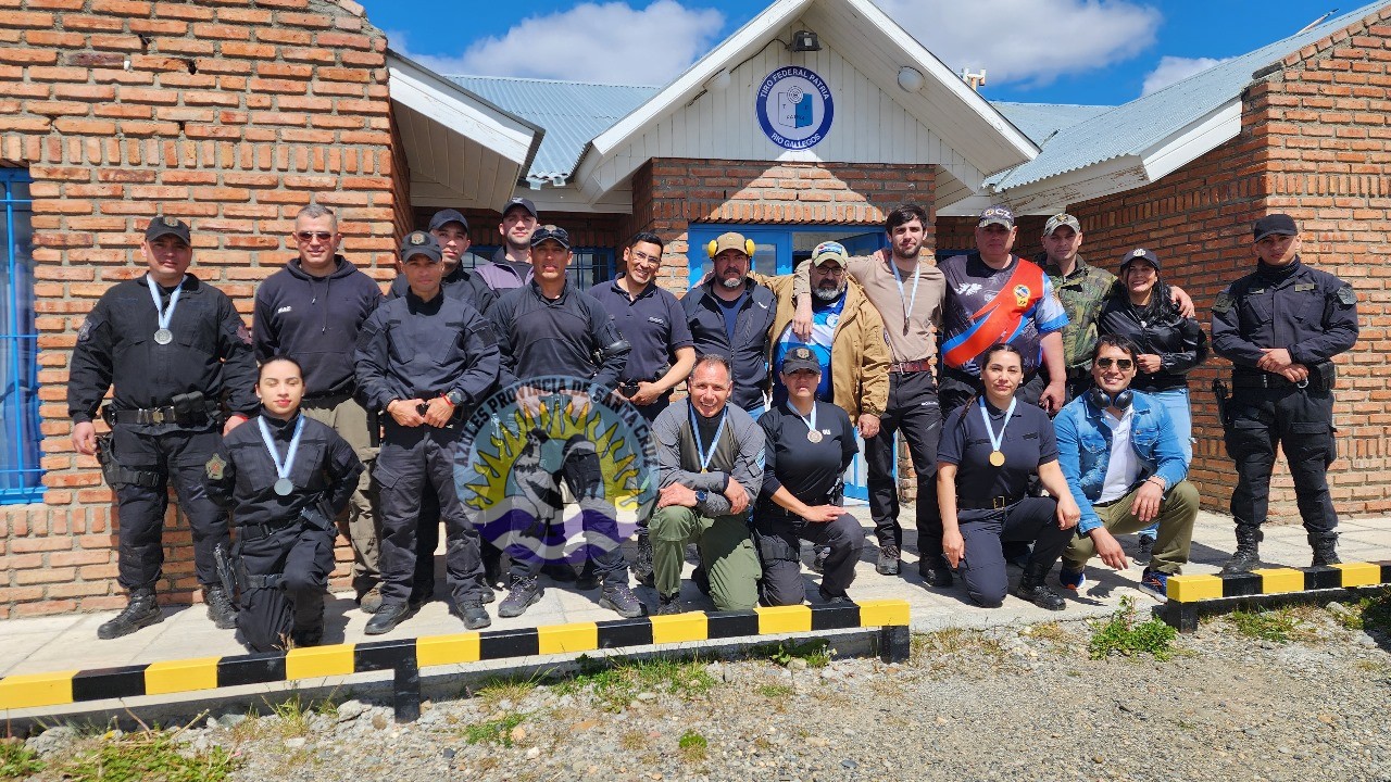 ¡Orgullo en Zona Norte! Sargento 1ro Lucas Colombo Triunfa en el Torneo de Tiro 140° Aniversario (2)