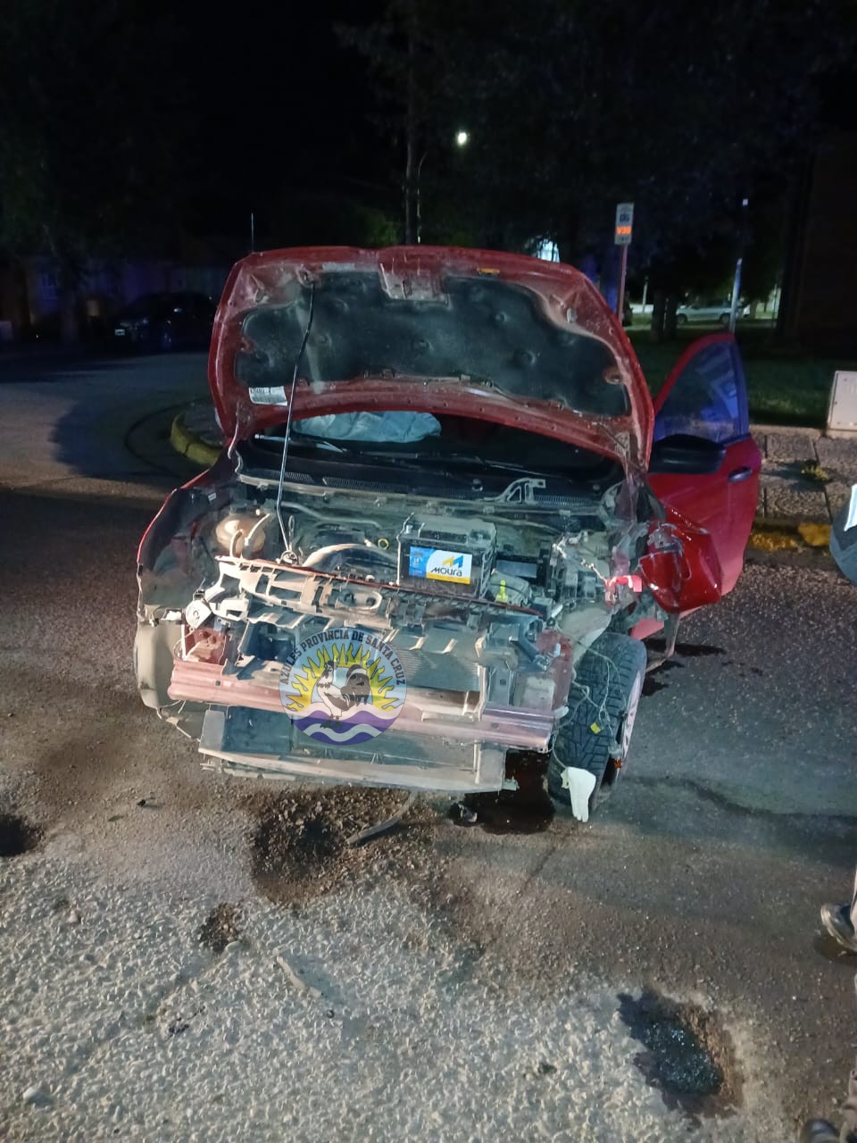 Rescatan a un hombre tras incidente vehicular (2)