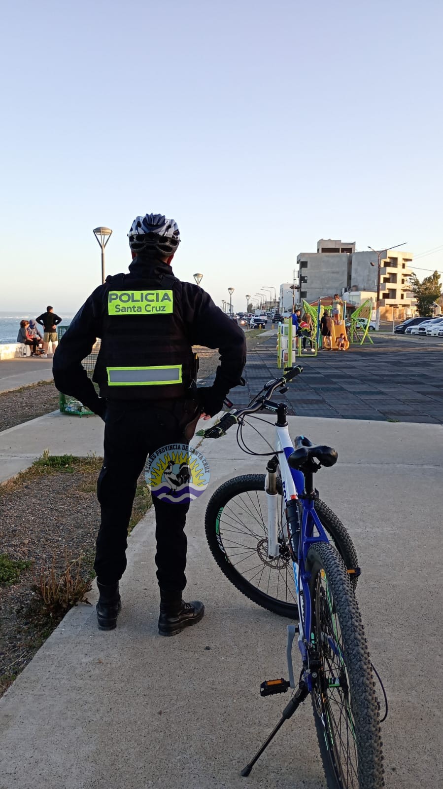 Rescate exitoso a tres menores que se ahogaban en el mar (2)