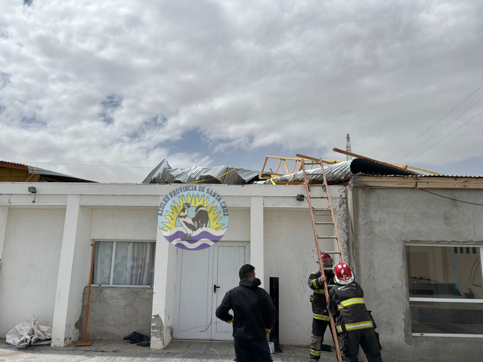 Bomberos de Puerto Santa Cruz 19 Intervenciones en una Jornada de Adversidad Climática (2)