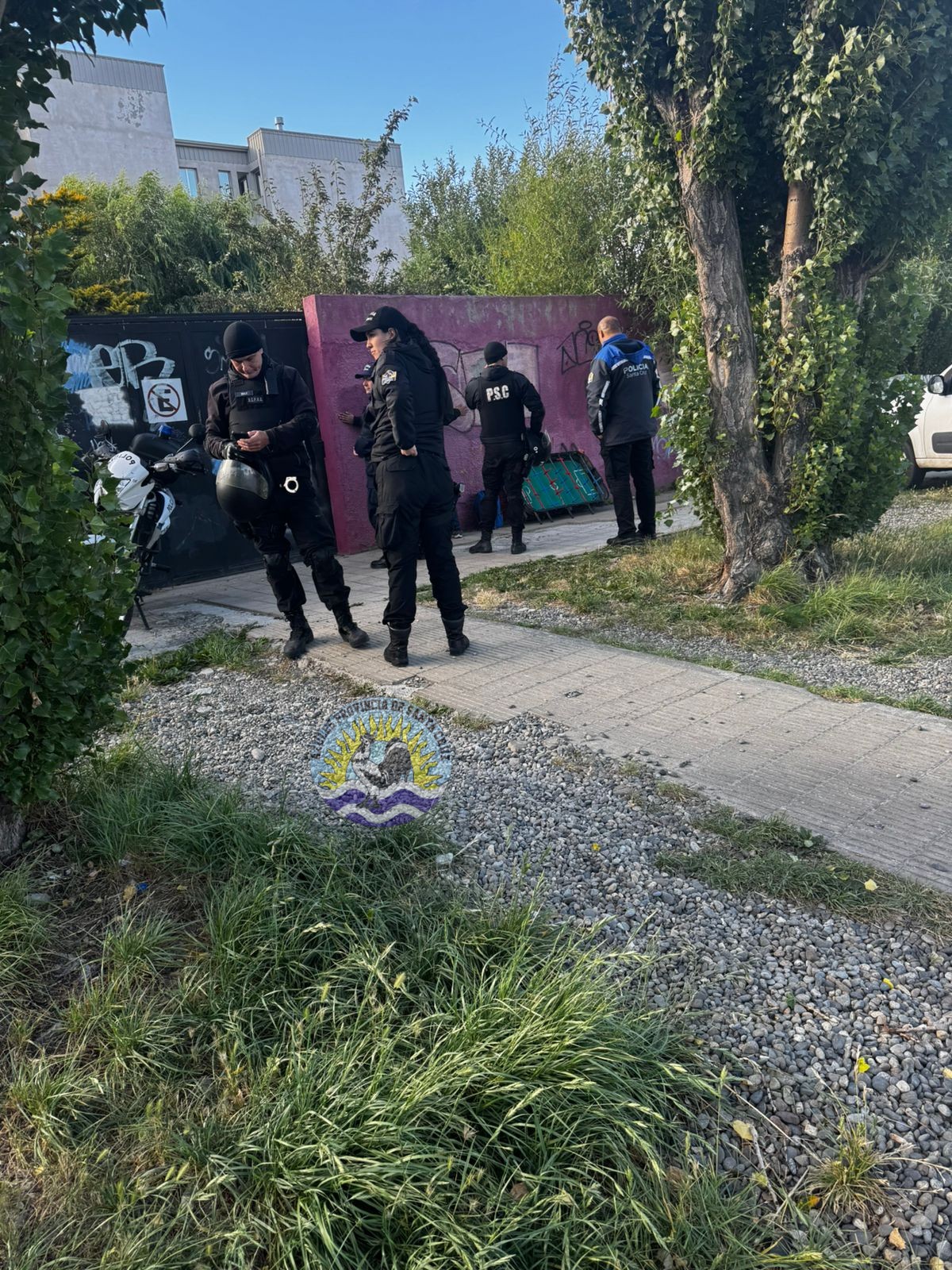 Detienen a un hombre que transportaba una mesa de metegol y detectan drogas (5)