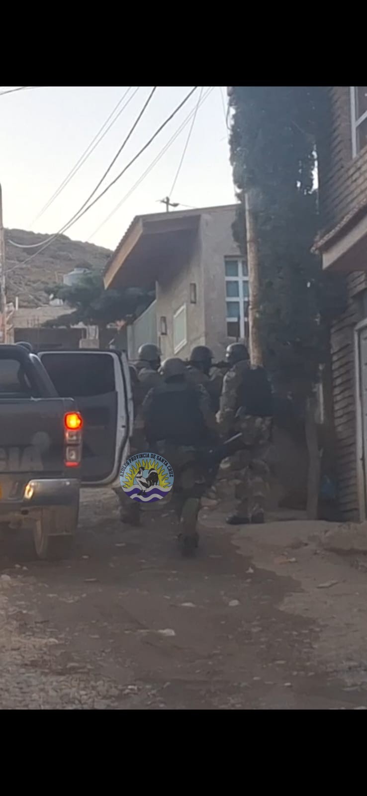 Enfrentamiento armado en Barrio 2 de Abril Operativo policial, múltiples allanamientos, secuestro de drogas y vehículos adulterados (6)