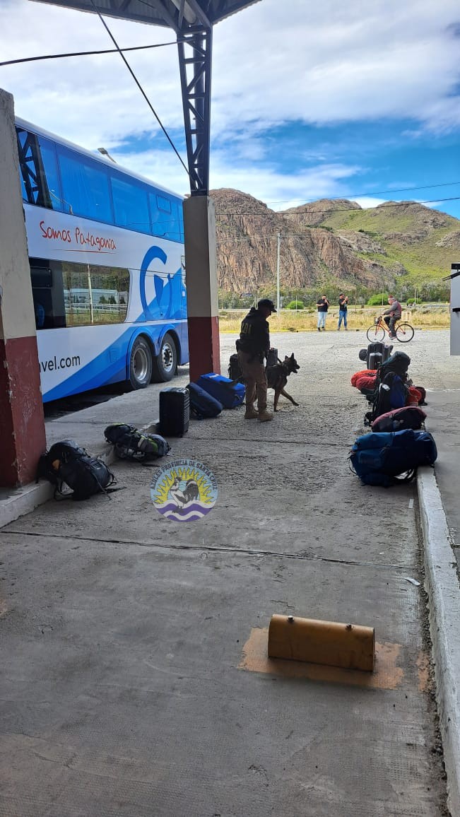 Operativo Preventivo en El Chaltén Resultados Positivos de la División Narcocriminalidad y Sección Canes (6)