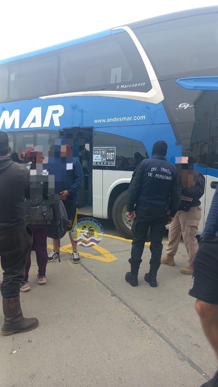 Operativo en la terminal de ómnibus Prevención y control de transporte de larga distancia (1)