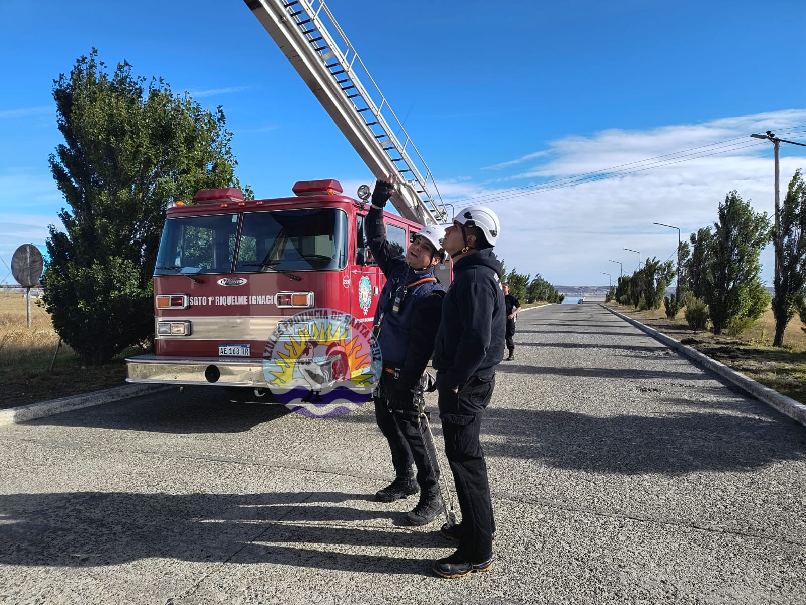 Río Gallegos Personal del Departamento Operaciones Técnicas, realizó cambio de Antena y brindo charlas (6)