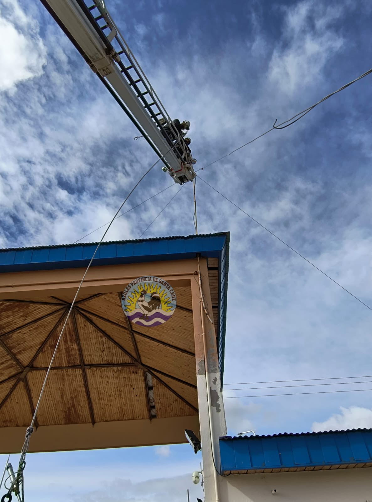 Río Gallegos Personal del Departamento Operaciones Técnicas, realizó cambio de Antena y brindo charlas (9)